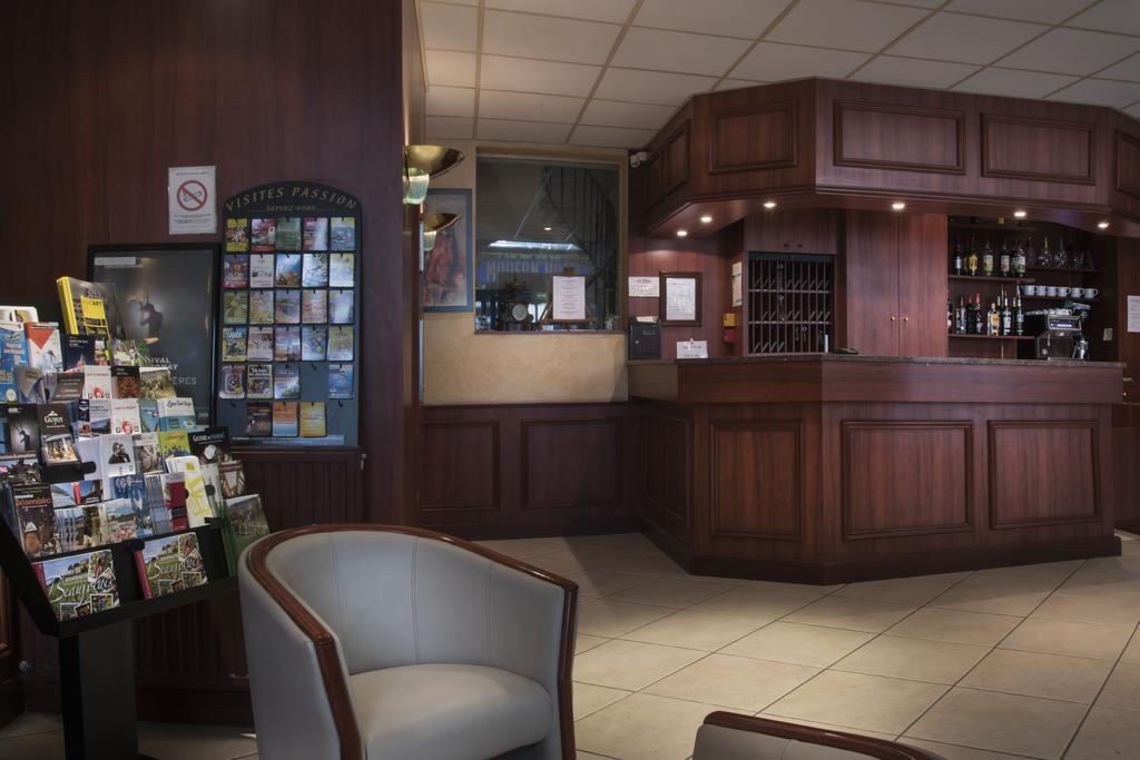 Hotel Moderne Лион Екстериор снимка
